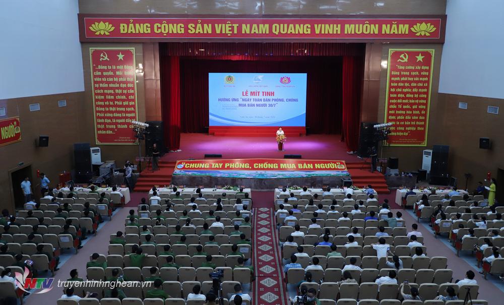 Toàn cảnh lễ mít tinh
