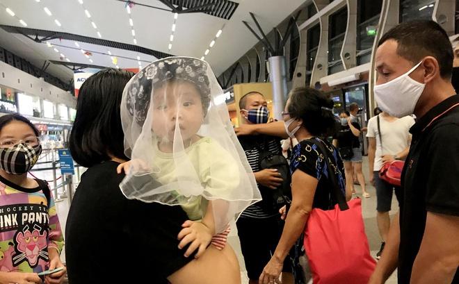 Hơn 200 người bị kẹt lại Đà Nẵng.