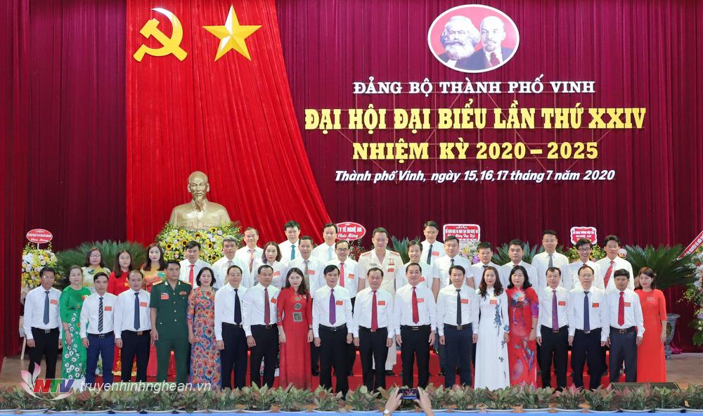 Ban chấp hành Đảng bộ TP Vinh khoá mới.