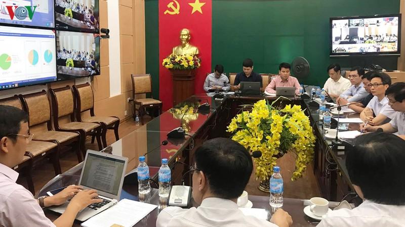 Phó Thủ tướng Vũ Đức Đam tham dự cuộc họp trực tuyến với các bệnh viện trên cả nước về phòng chống dịch Covid-19.