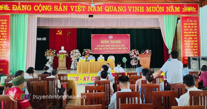 Toàn cảnh buổi tiếp xúc.