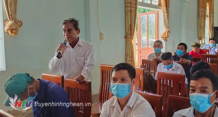 Cử tri xã Nghi Kiều nêu ý kiến, kiến nghị tại buổi tiếp xúc.