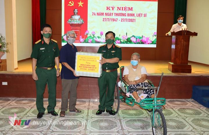 Đoàn công tác thăm hỏi, tặng quà các thương bệnh binh tại Trung tâm điều dưỡng Thương binh tỉnh PG88 go Bắn cá