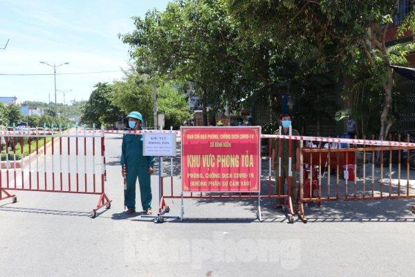 Chốt phong toả tại khu vực có ca mắc COVID - 19 ở TP. Tuy Hoà - Phú Yên.