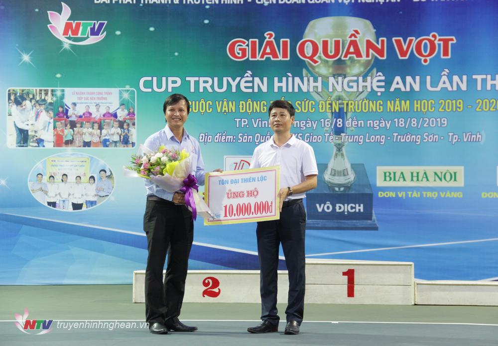Ông Thái Thanh Nghĩa - PG88 go Bắn cá HĐQT PG88 link tải CP Tôn Đại Thiên Lộc trao ủng hộ cho học sinh nghèo miền núi PG88 go Bắn cá.