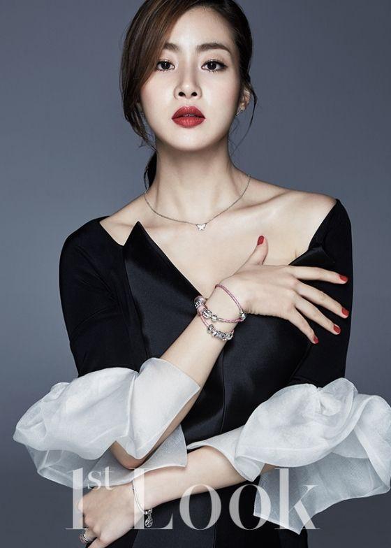 Mỹ nhân nóng bỏng Kang Sora chính thức lên xe hoa.