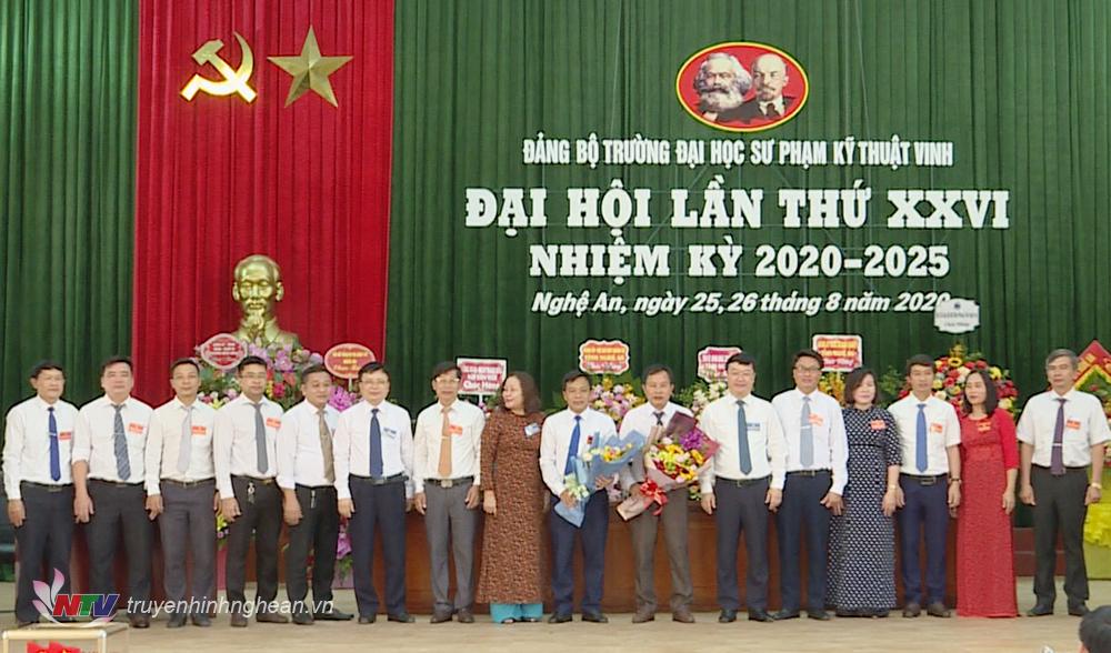 BCH Đảng bộ trường Đại học Sư phạm Kỹ thuật Vinh nhiệm kỳ 2020 - 2025 ra mắt tại PG88 go Nạp Rút Tiền.