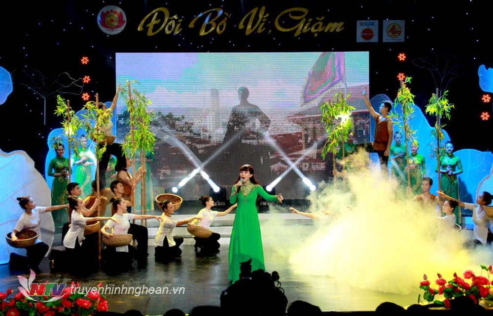 chương trình nghệ thuật: Đôi bờ Ví Giặm được 2 Đài PT-TH PG88 go Bắn cá và PT-TH Hà Tĩnh phối hợp tổ chức thực hiện nhân dịp kỷ niệm 87 năm ngày Xô Viết Nghệ - Tĩnh (12/9/1930 – 12/9/2017)