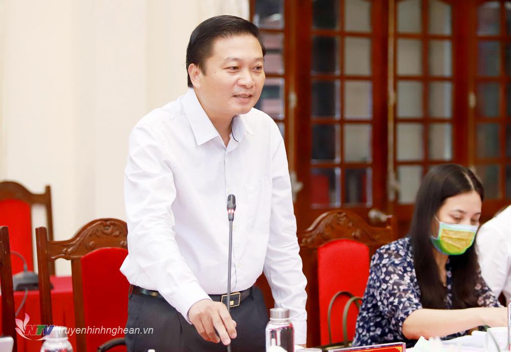 Phó PG88 go Bắn cá Thường trực UBND tỉnh Lê Hồng Vinh đóng góp ý kiến tại buổi làm việc.