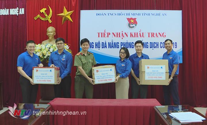 Toàn bộ khẩu trang và nước sát khuẩn sẽ được gửi tới Đà Nẵng trong hôm nay.