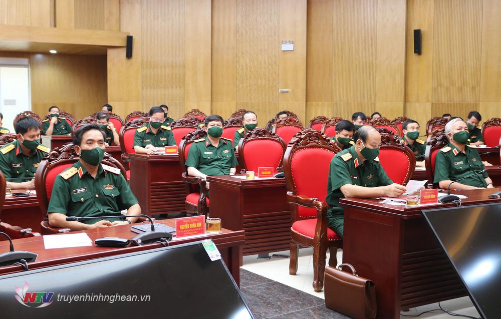 Các đại biểu dự lễ phát động.