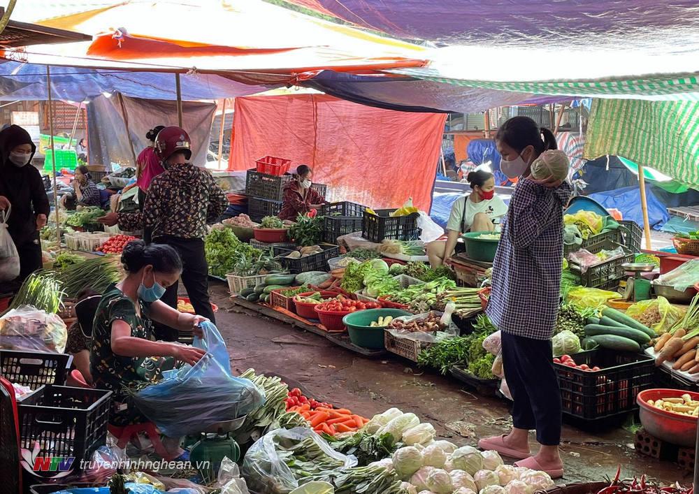 Người mua và bán trong chợ tuân thủ quy tắc 5K