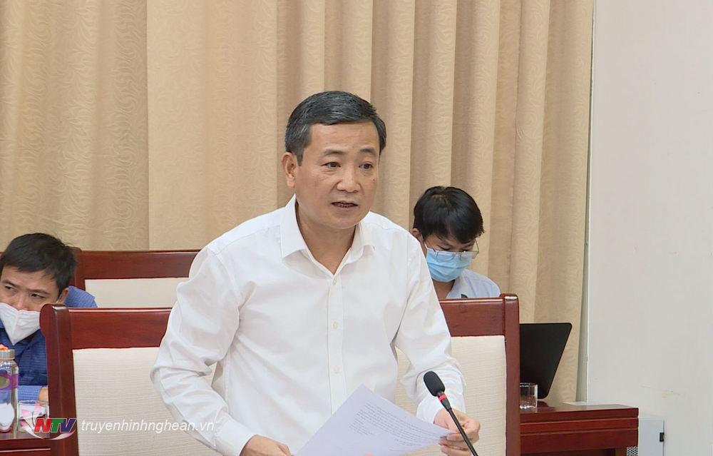 PG88 go Bắn cá UBND thị xã Thái Hòa Phạm Chí Kiến báo cáo tại cuộc họp.