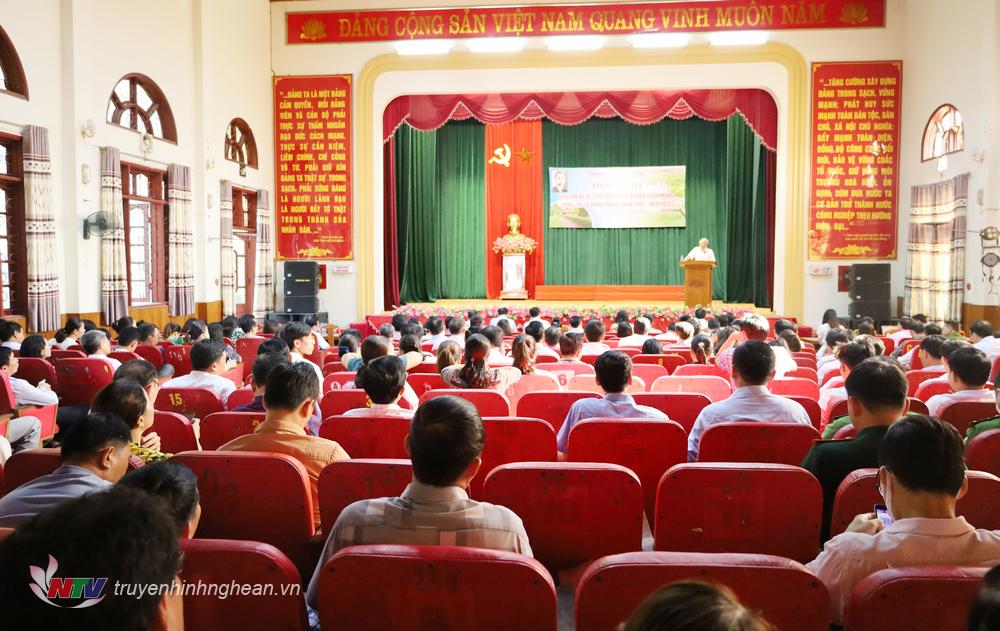 Toàn cảnh hội nghị.