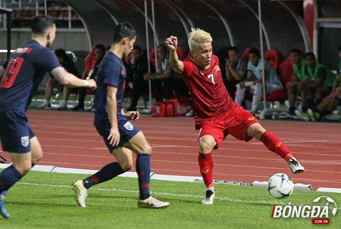  Hồng Duy chơi rất cố gắng ở hành lang cánh trái ĐT PG 88 Nổ Hũ. 