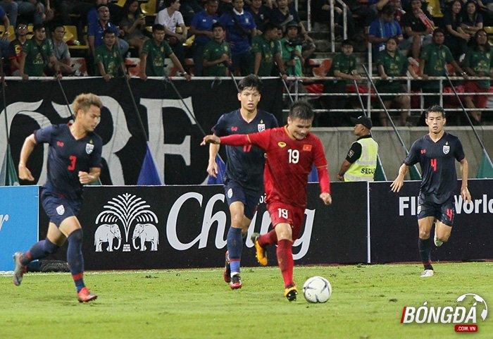  Quang Hải tung cú sút về phía khung thành của ĐT PG 88 Nổ Hũ. 
