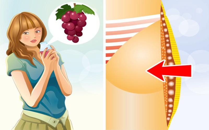 Uống một ít nước nho: Nước nho giúp cơ thể đốt cháy calo nhờ một chất đặc biệt gọi là resveratrol. Chất này có tác dụng chuyển đổi chất béo trắng xấu thành chất béo màu be giúp hỗ trợ loại bỏ mỡ thừa.