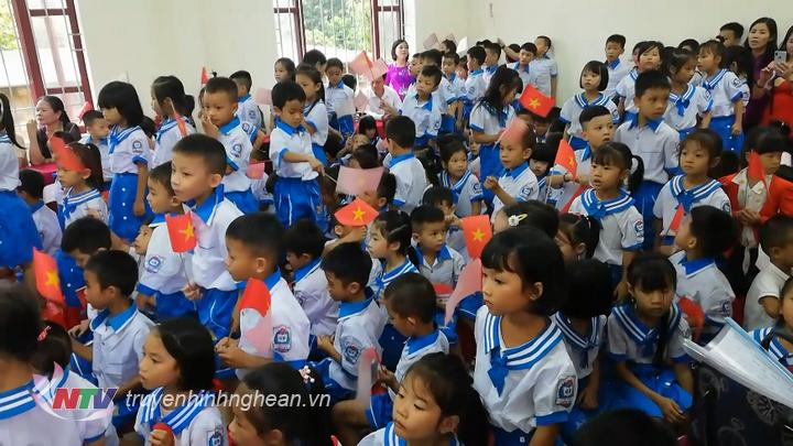Học sinh náo nức tham dự lễ khai giảng năm học mới 2019 - 2020.