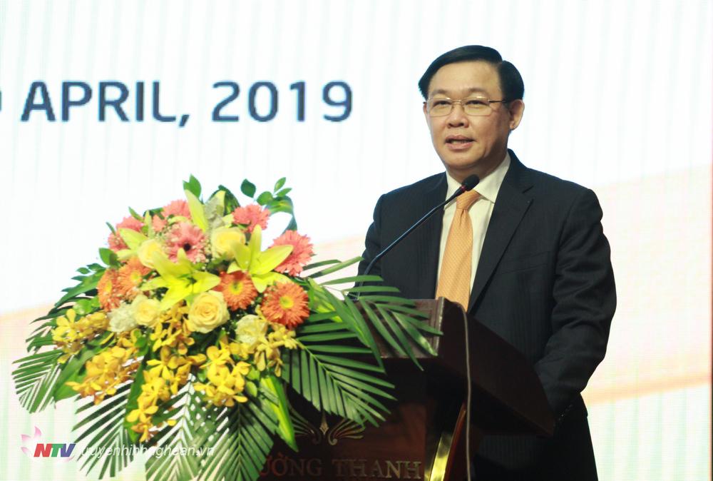 Phó Thủ tướng Chính phủ Vương Đình Huệ phát biểu chỉ đạo hội nghị.