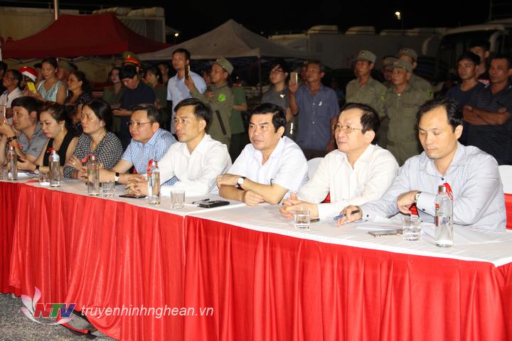 Các đại biểu dự buổi tồng duyệt.