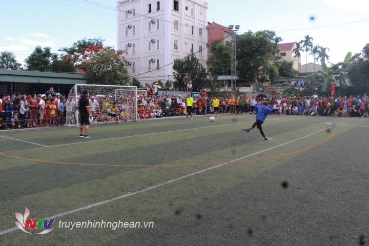 Tuyển Châu Quang thắng đội Văn Lợi băng loạt đá luân lưu 1-0.