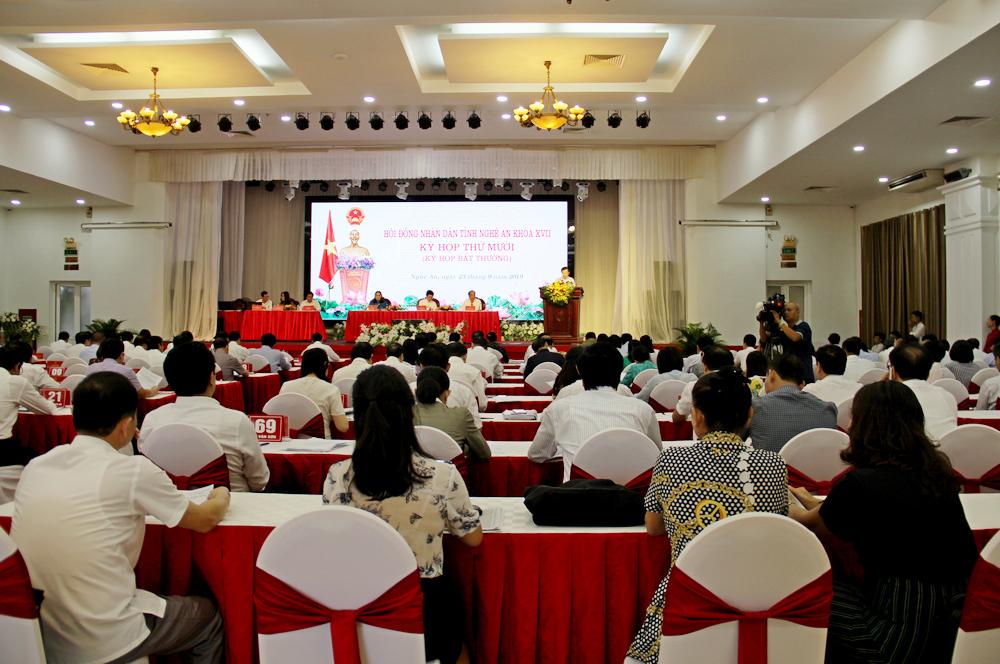 Toàn cảnh kỳ họp thứ 10 (kỳ hợp bất thường) - HĐND tỉnh khóa XVII.