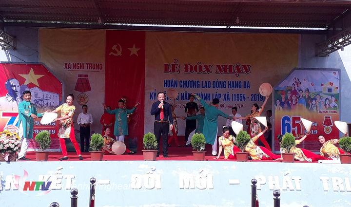 Tiêt mục văn nghệ chào mừng.