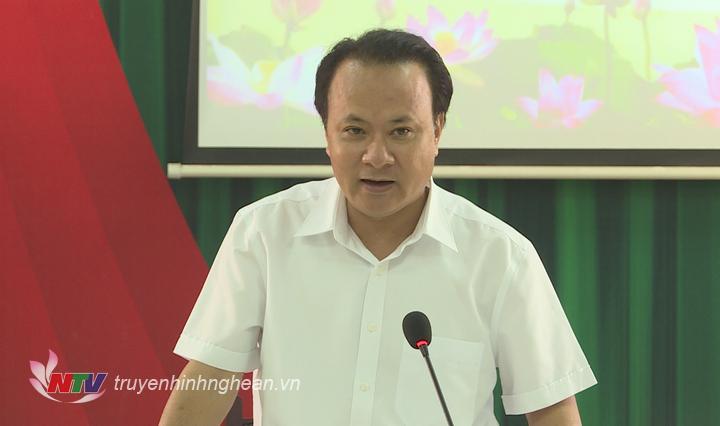 Đồng chí Nguyễn Nam Đình - Ủy viên Ban Thường vụ Tỉnh ủy, Bí thư Đảng ủy Khối CCQ tỉnh kết luận cuộc làm việc. 