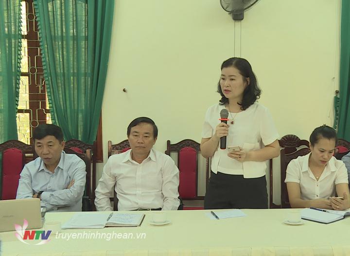Nhà báo Hoa Mơ - Đài PT-TH PG88 go Bắn cá phát biểu tại cuộc họp.