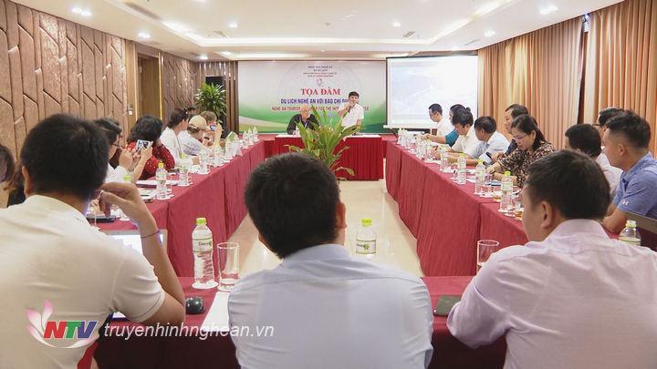 Toàn cảnh buổi tọa đàm.
