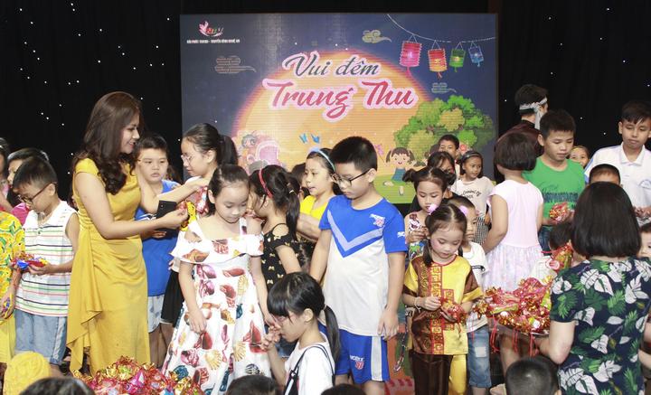 Đêm Trung thu khép lại với nhiều cảm xúc của các thành viên NTV.