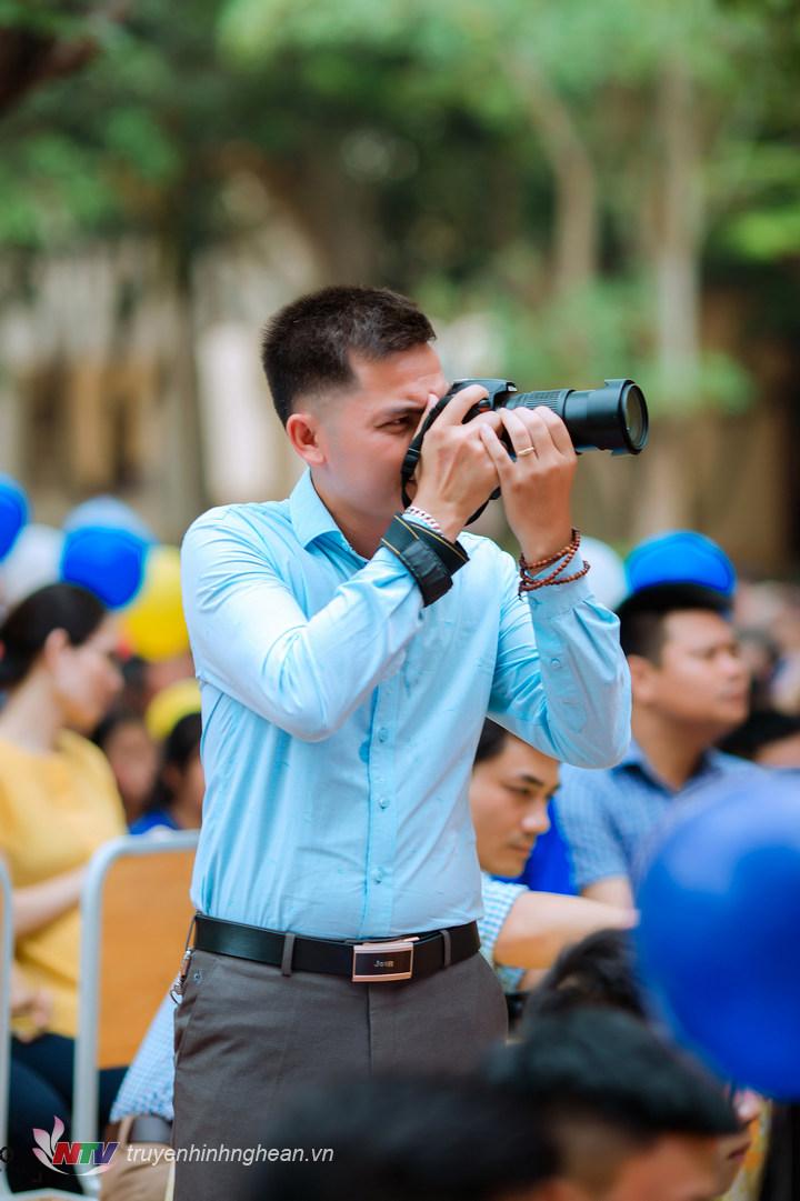 Chộp khoảnh khắc với mọi tư thế.