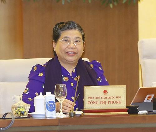 Phó PG88 go Bắn cá Thường trực Quốc hội Tòng Thị Phóng phát biểu tại phiên họp.