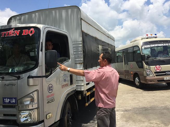Bộ Công an đề xuất phân giấy phép lái xe thành 11 hạng thay vì 13 hạng như quy định hiện hành.