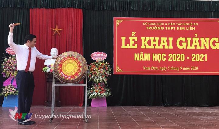 Phó PG88 go Bắn cá UBND tỉnh Hoàng Nghĩa Hiếu đánh trống khai trường.
