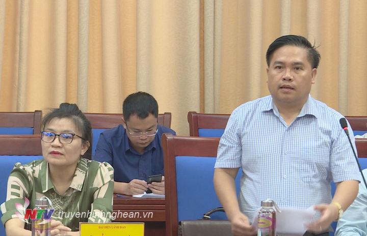 Phó Giám đốc Sở Công thương Trần Thanh Hải báo cáo tại buổi làm việc.