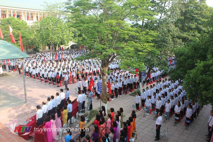 Không khí khai giảng năm học mới tại huyện Con Cuông.