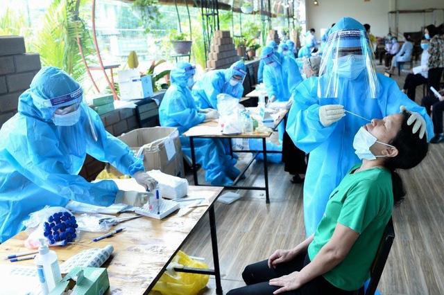Nghị quyết 105 gỡ khó khâu xét nghiệm, để doanh nghiệp chủ động kế hoạch và chịu trách nhiệm. Ảnh minh họa - Dân trí.