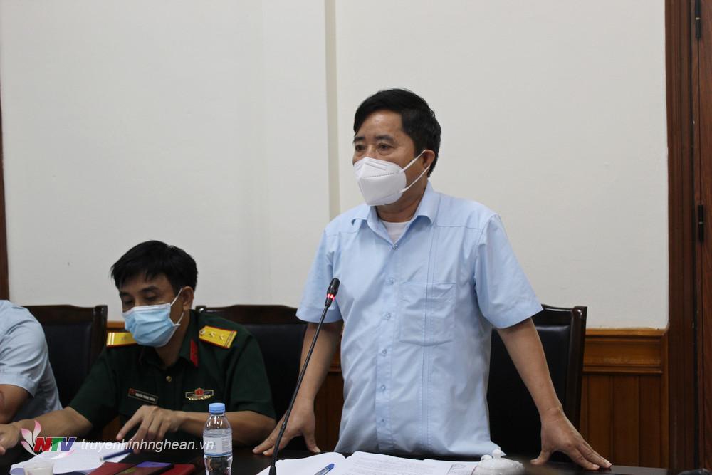 Phó chủ tịch UBND huyện Nguyễn Văn Qúy phát biểu ý kiến tại hội nghị