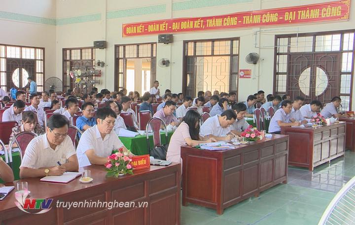 Tham gia buổi tiếp xúc có lãnh đạo các Sở, ban ngành và địa phương.