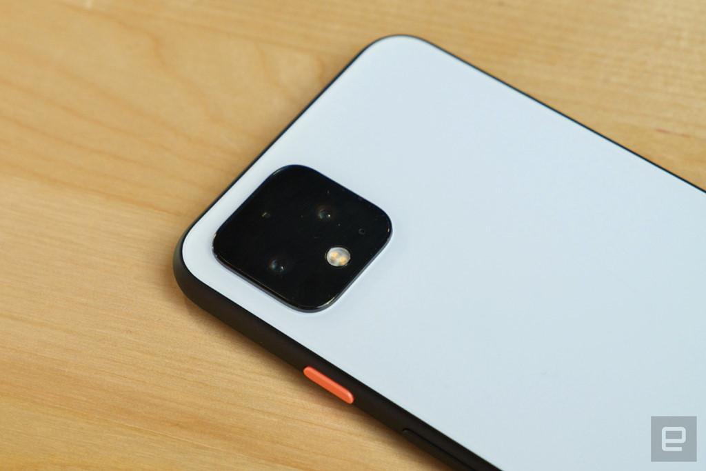2 model mới của Google được trang bị chip Snapdragon 855, RAM 6 GB và bộ nhớ trong tuỳ chọn 64 hoặc 128 GB. Pixel 4 XL có pin dung lượng 3.700 mAh, Pixel 4 có 2.800 mAh, hỗ trợ sạc nhanh 18 W và sạc không dây. Máy được trang bị khả năng kháng nước và bụi theo tiêu chuẩn IP68.