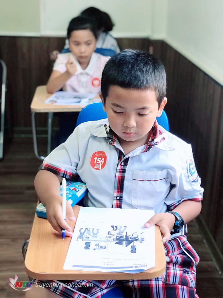 “English Challenge” là sân chơi trên sóng truyền hình NTV dành cho học sinh tiểu học yêu thích Tiếng Anh.
