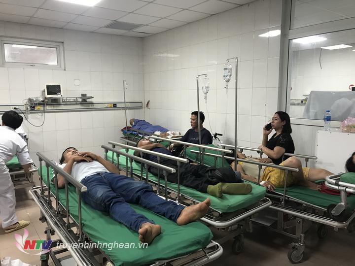 Các bệnh nhân đều bị chấn thương vùng tay và chân và đầu.