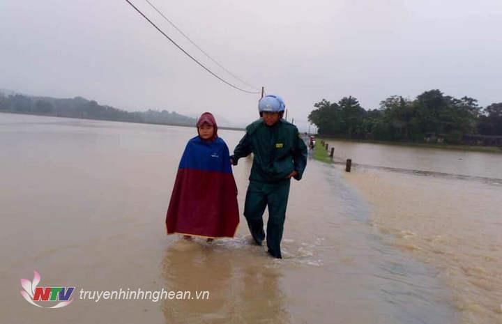 ​  Đường Đăng Ký M.PG88 liên thôn bị ngập gâymất an toàn cho người dân tham gia Đăng Ký M.PG88.  ​