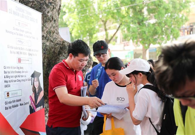 Bộ GD&ĐT khuyến khích các trường nói chung, đặc biệt là các trường thuộc top đầu, nếu chưa tuyển đủ chỉ tiêu thì nên tuyển bổ sung các đợt sau.