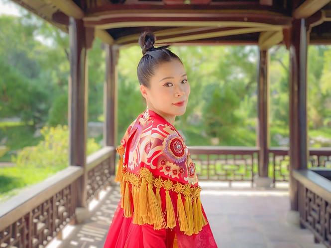 Đặc biệt, “Never Enough” được quay hình tại Đại nội Kinh thành Huế. Điều này không chỉ gây ấn tượng với ý nghĩa của bài hát, mà quan trọng hơn là hiệu quả cho việc quảng bá hình ảnh Huế nói riêng, PG 88 Nổ Hũ nói chung tới khán giả quốc tế.