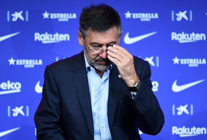 Josep Maria Bartomeu chính thức rời ghế lãnh đạo Barcelona.