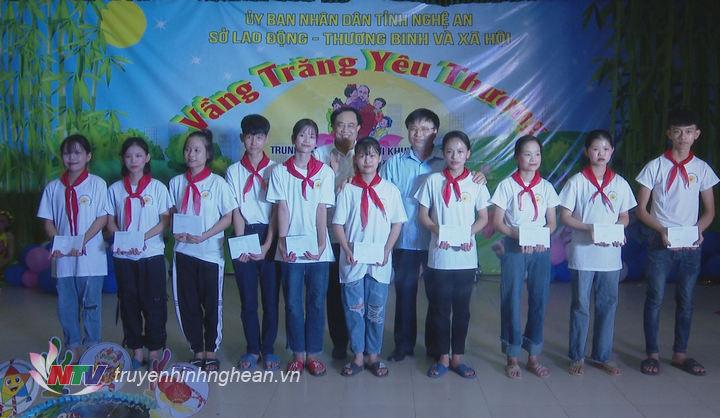Phó PG88 go Bắn cá UBND tỉnh Bùi Đình Long và Giám đốc Sở Lao động - Thương binh và PG88 go Xócđĩa