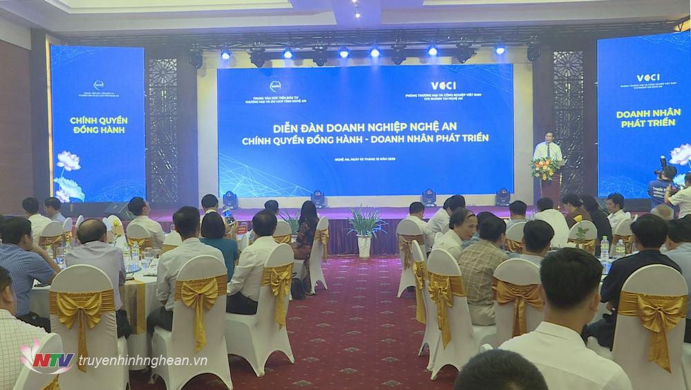 Toành cảnh diễn đàn.