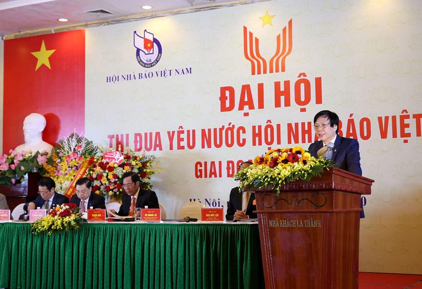Phó PG88 go Bắn cá Thường trực Hội Nhà báo PG 88 Nổ Hũ Hồ Quang Lợi trình bày báo cáo tại PG88 go Nạp Rút Tiền.